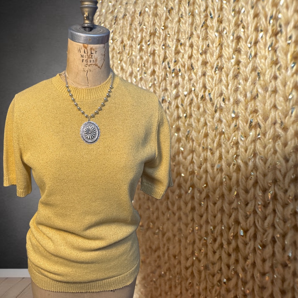 1980 Cricket Lane Yellow Short Sleeve Knit Sweater